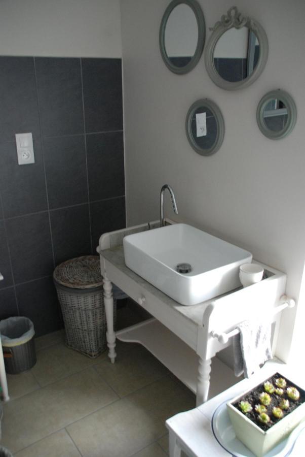 Chambre D'Hotes "Les Paturelles" Fougeres-sur-Bievre Εξωτερικό φωτογραφία